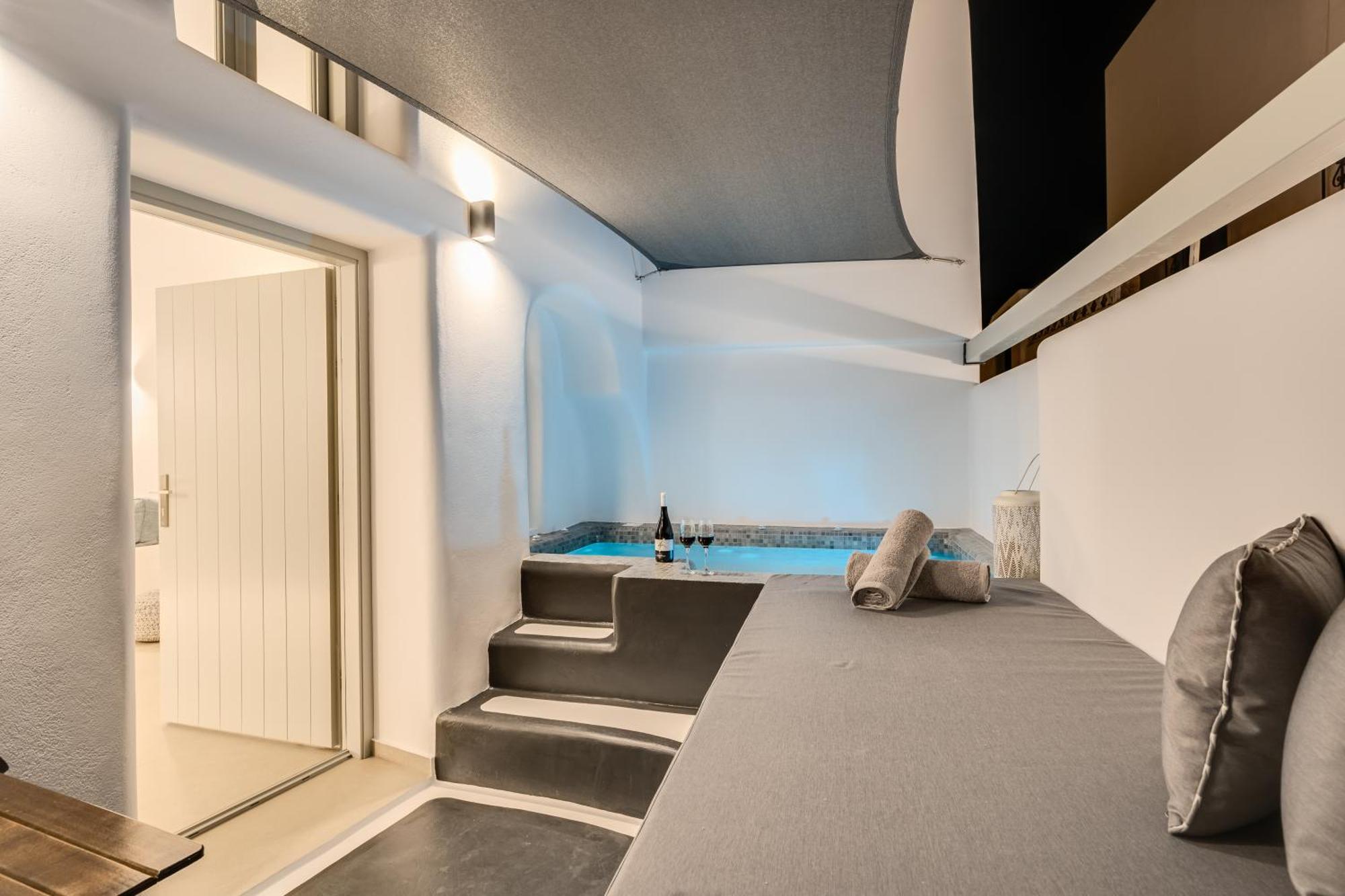 Tiara Suites Santorini ฟิรา ภายนอก รูปภาพ
