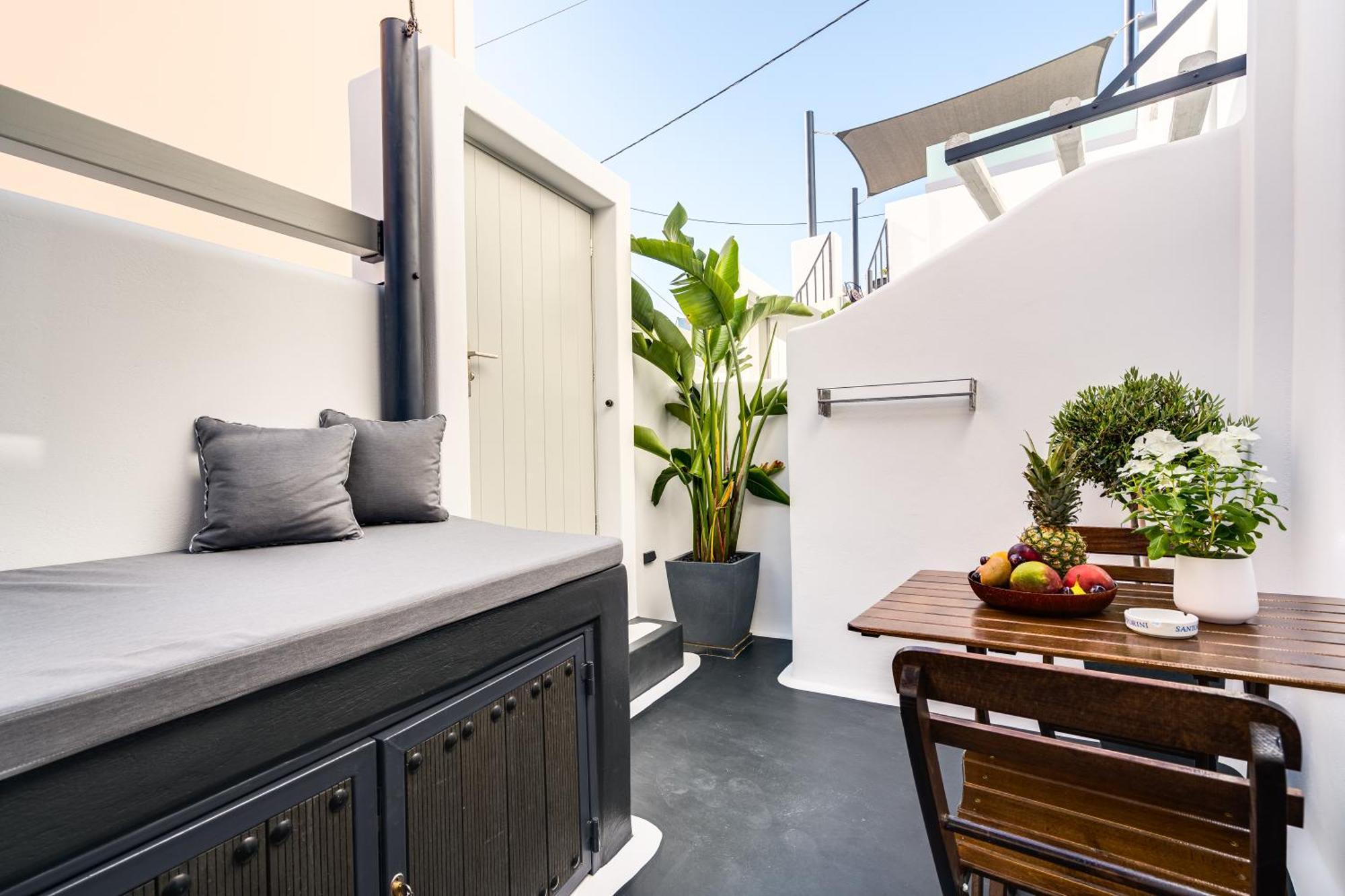 Tiara Suites Santorini ฟิรา ภายนอก รูปภาพ