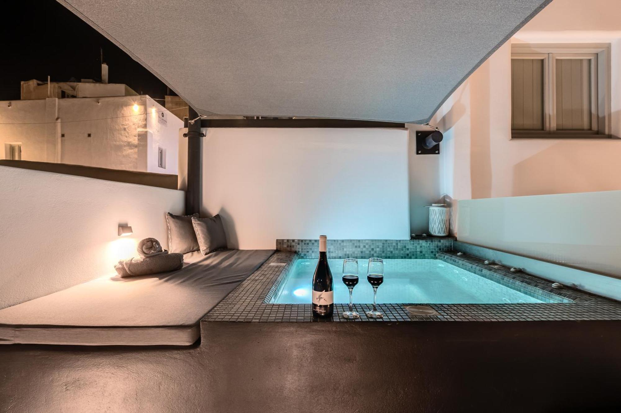 Tiara Suites Santorini ฟิรา ภายนอก รูปภาพ
