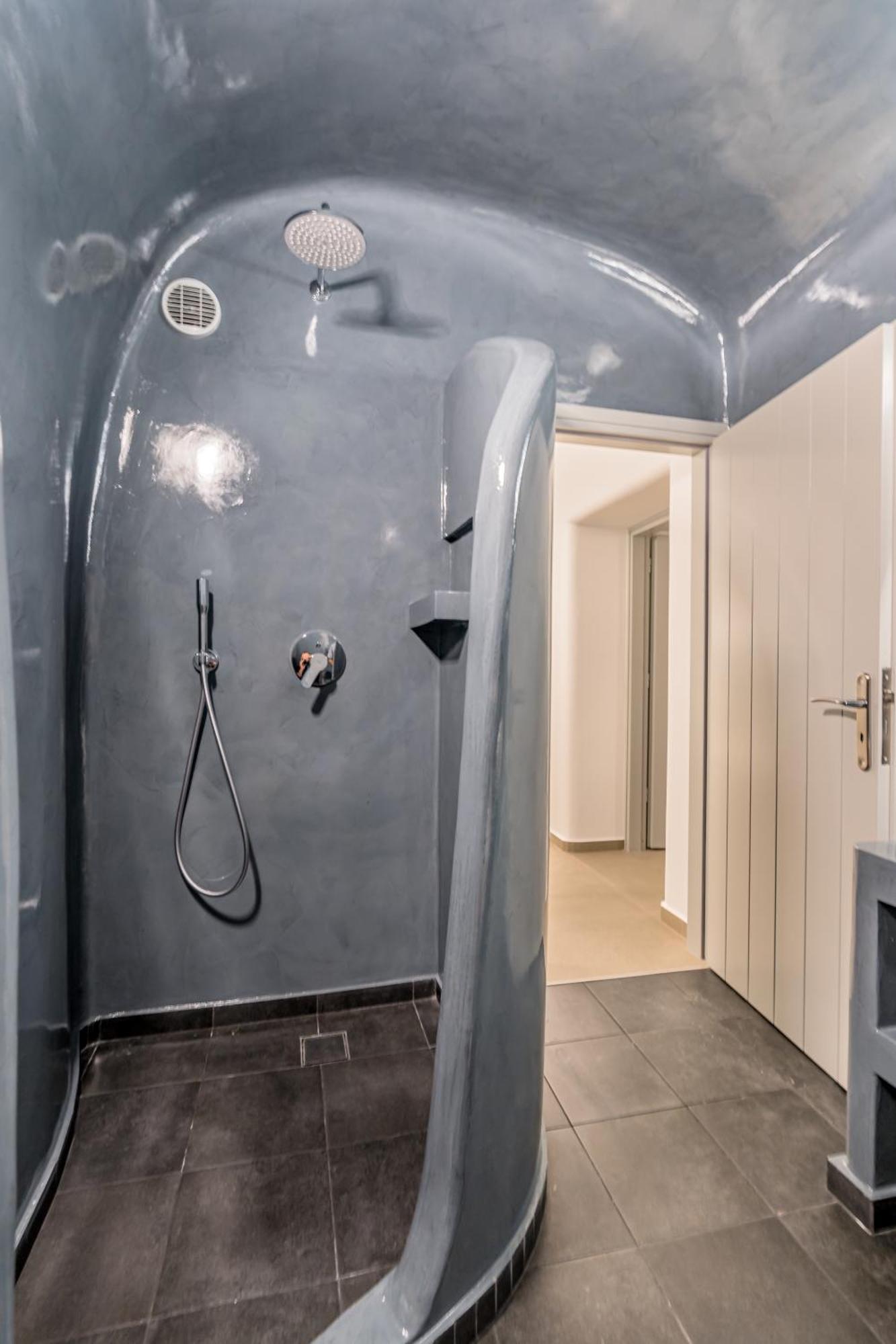 Tiara Suites Santorini ฟิรา ภายนอก รูปภาพ