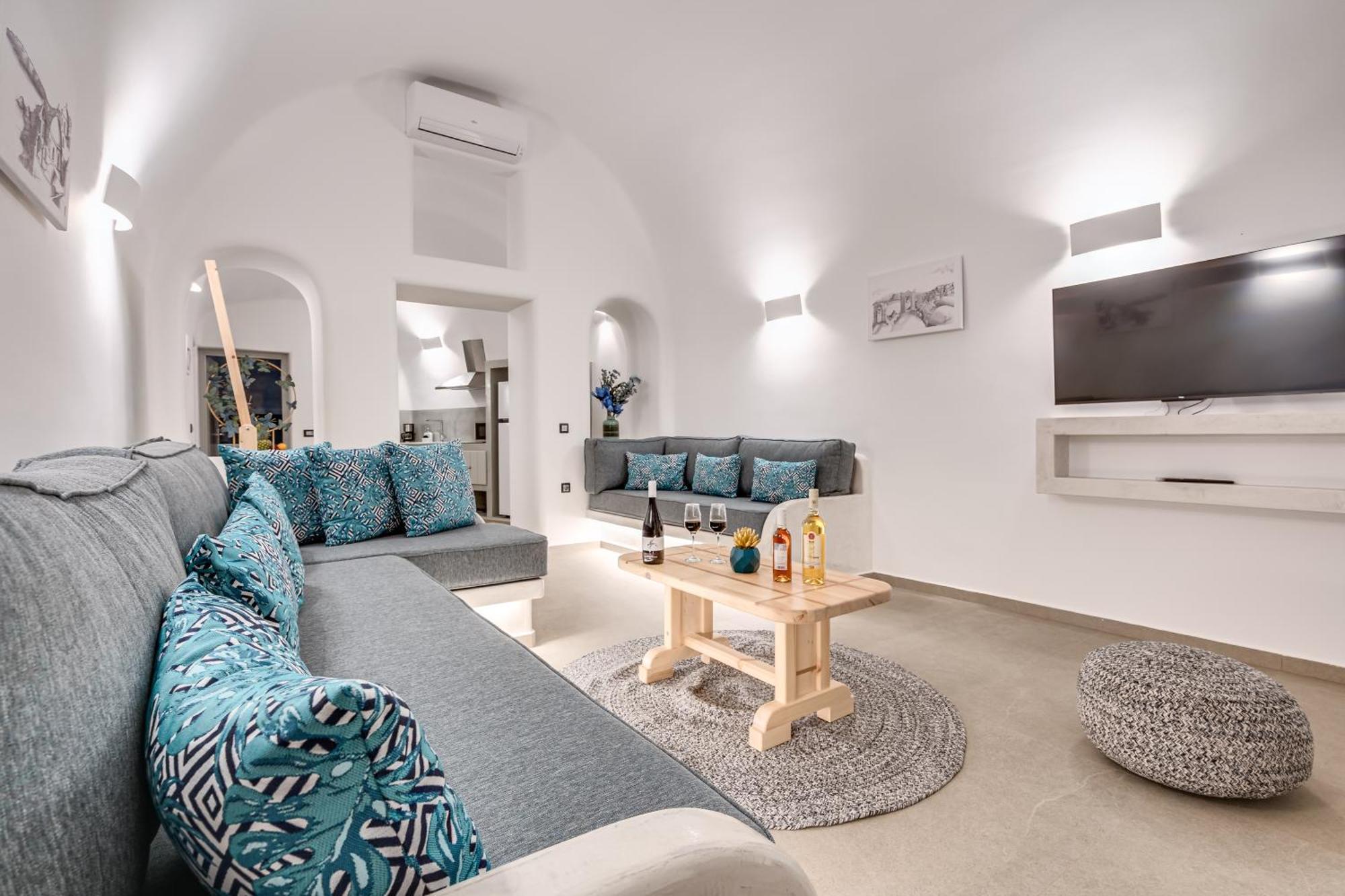 Tiara Suites Santorini ฟิรา ภายนอก รูปภาพ