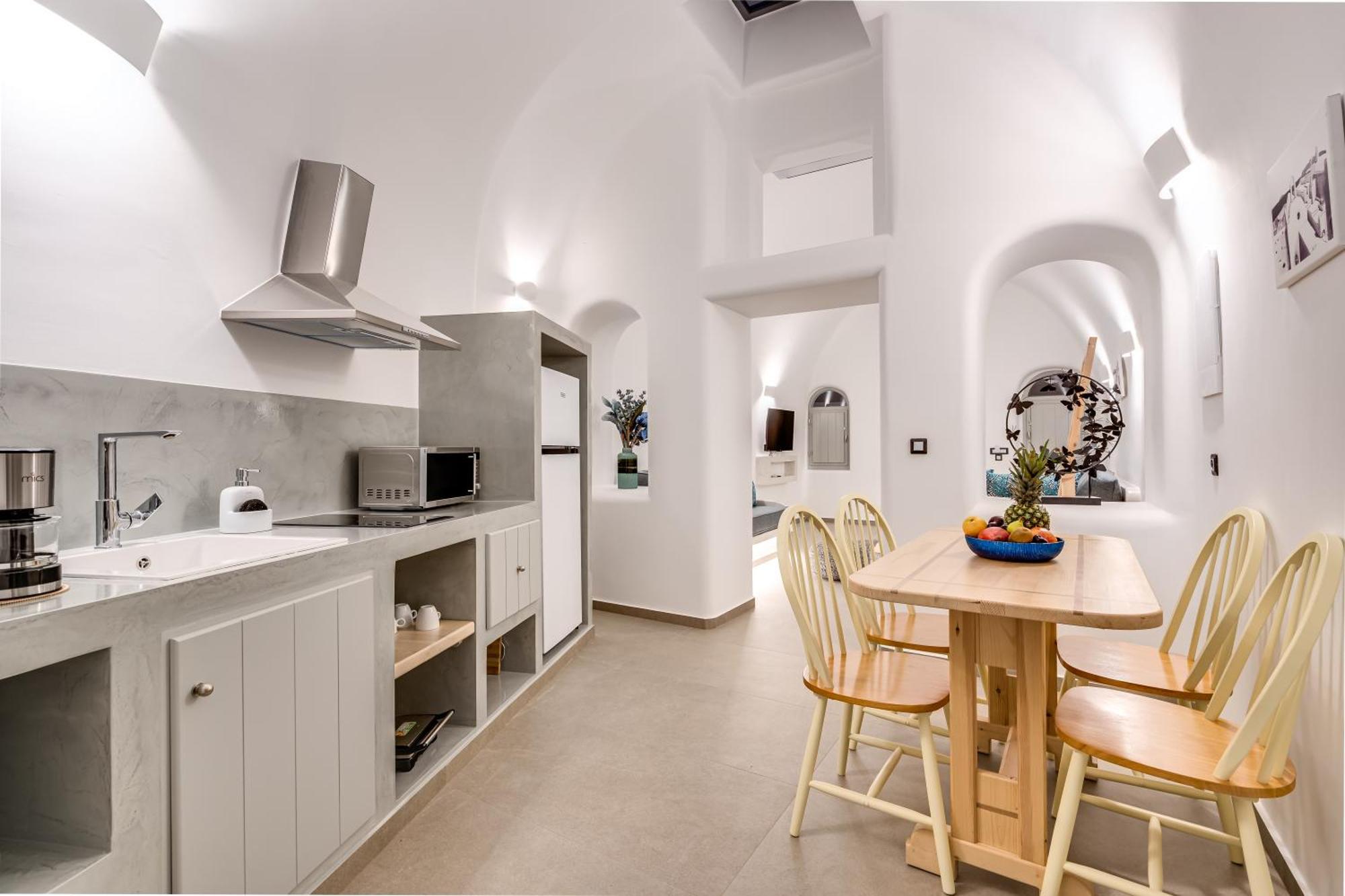 Tiara Suites Santorini ฟิรา ภายนอก รูปภาพ